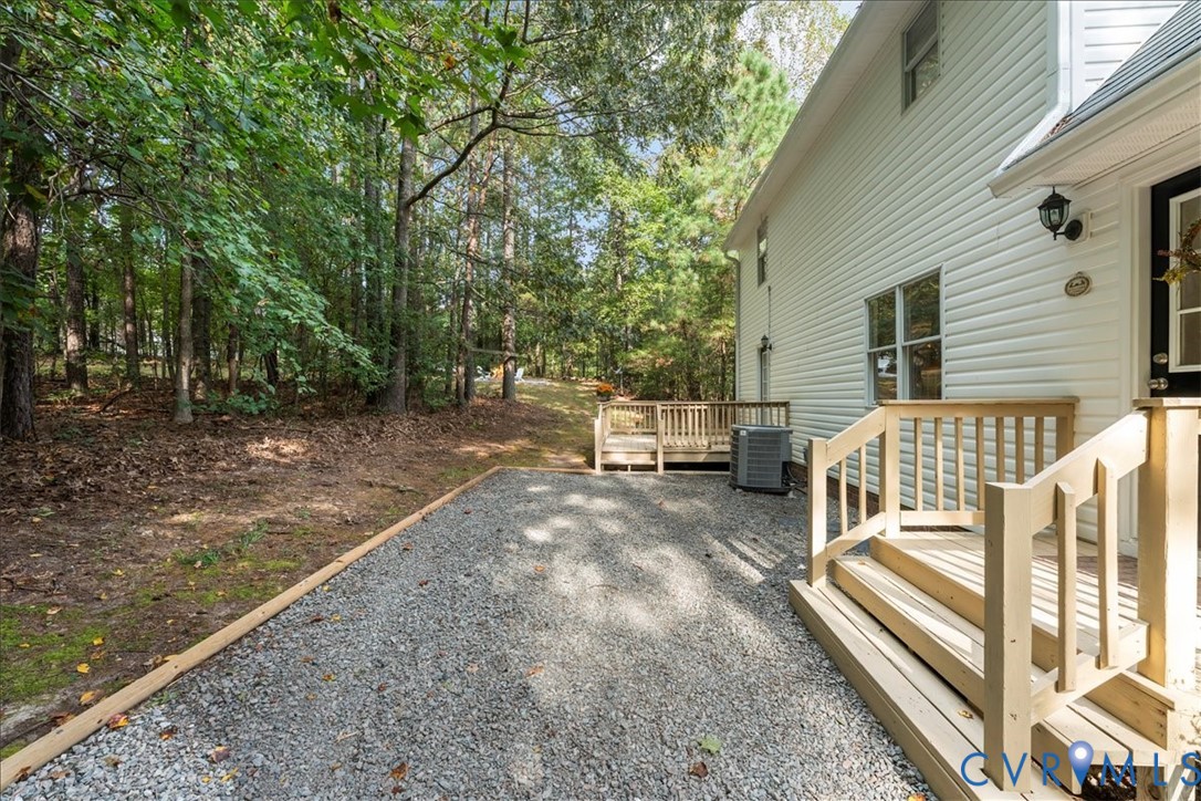 1359 Pine Creek Ridge Drive Powhatan, VA 23139 - Photo 10 of 48