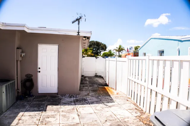 $465,000 | 533 Cherry Road, West Palm Beach, FL 33409