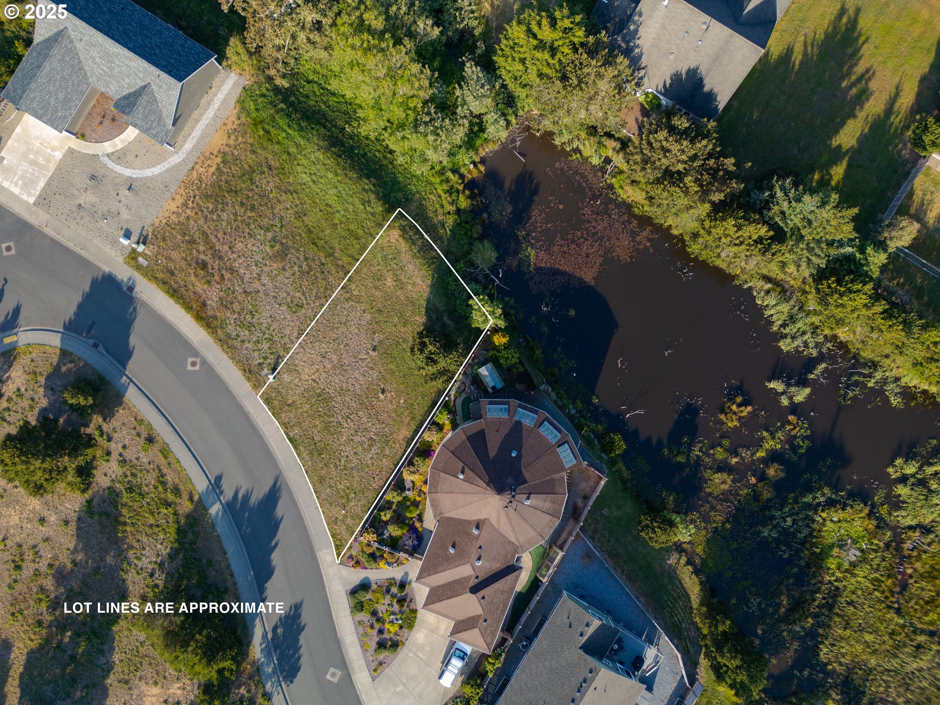 2745 Lincoln Avenue Bandon, OR 97411 - Photo 8 of 8