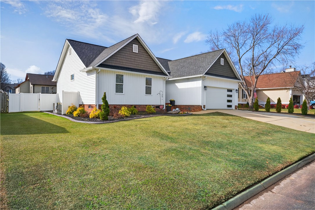 7 Fitzpatrick Court Fountain Inn, SC 29644 - Photo 3 of 29