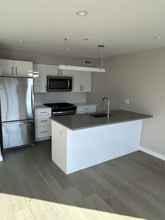 244 Hanover Street, Unit 509 Boston, MA 02113 - Photo 6 of 15