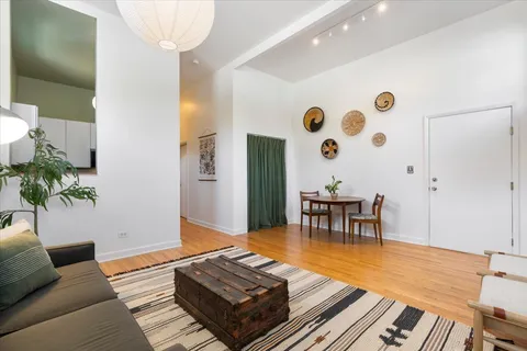 $285,000 | 2001 West Ohio Street, Unit 1N, Chicago, IL 60612