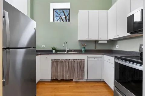 $285,000 | 2001 West Ohio Street, Unit 1N, Chicago, IL 60612