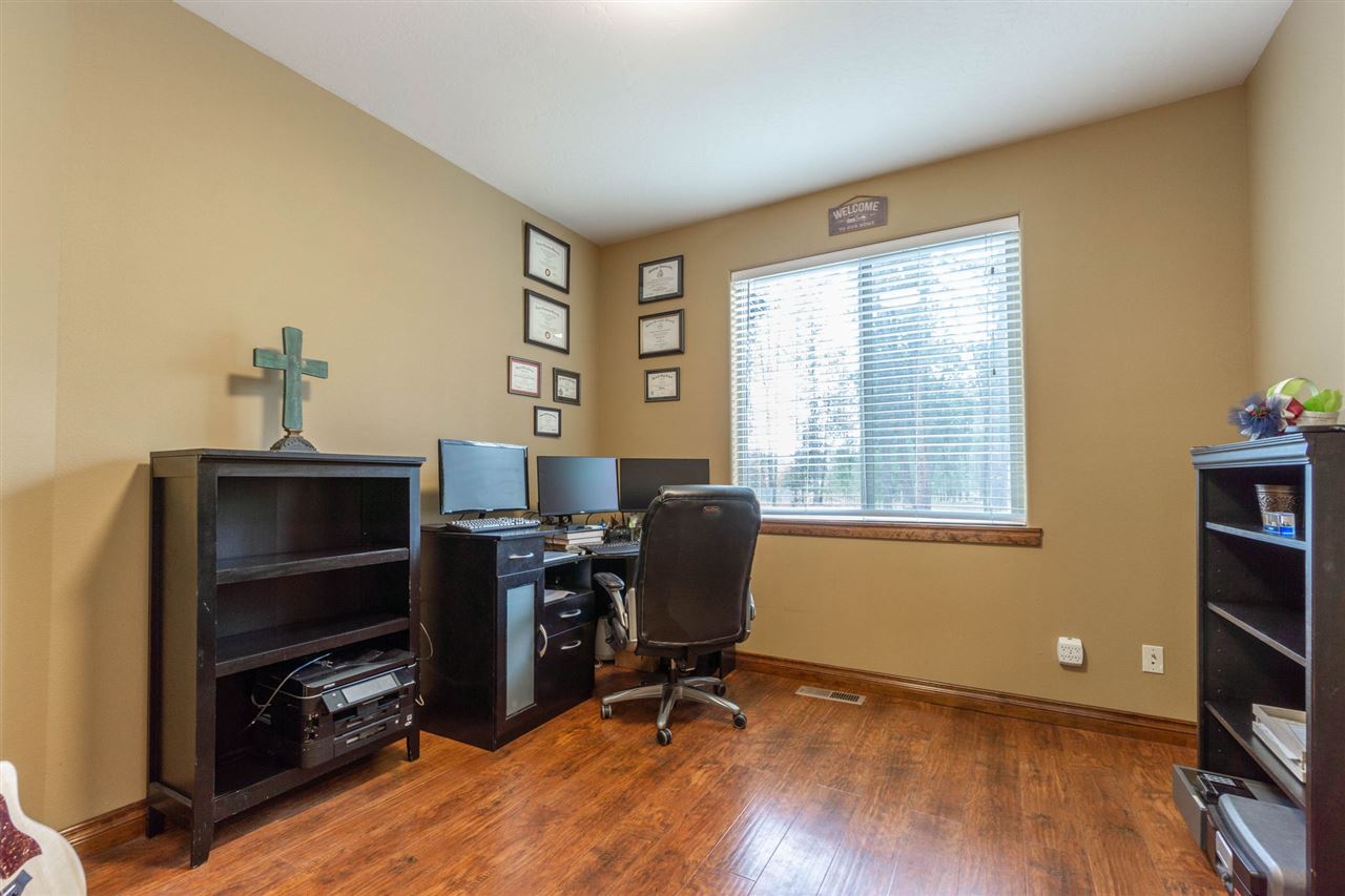 7404 West Griffin Road Cheney, WA 99004 - Photo 3 of 20