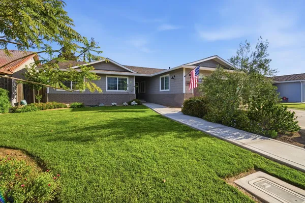 $525,000 | 6613 Narcisco Way, Hughson, CA 95326