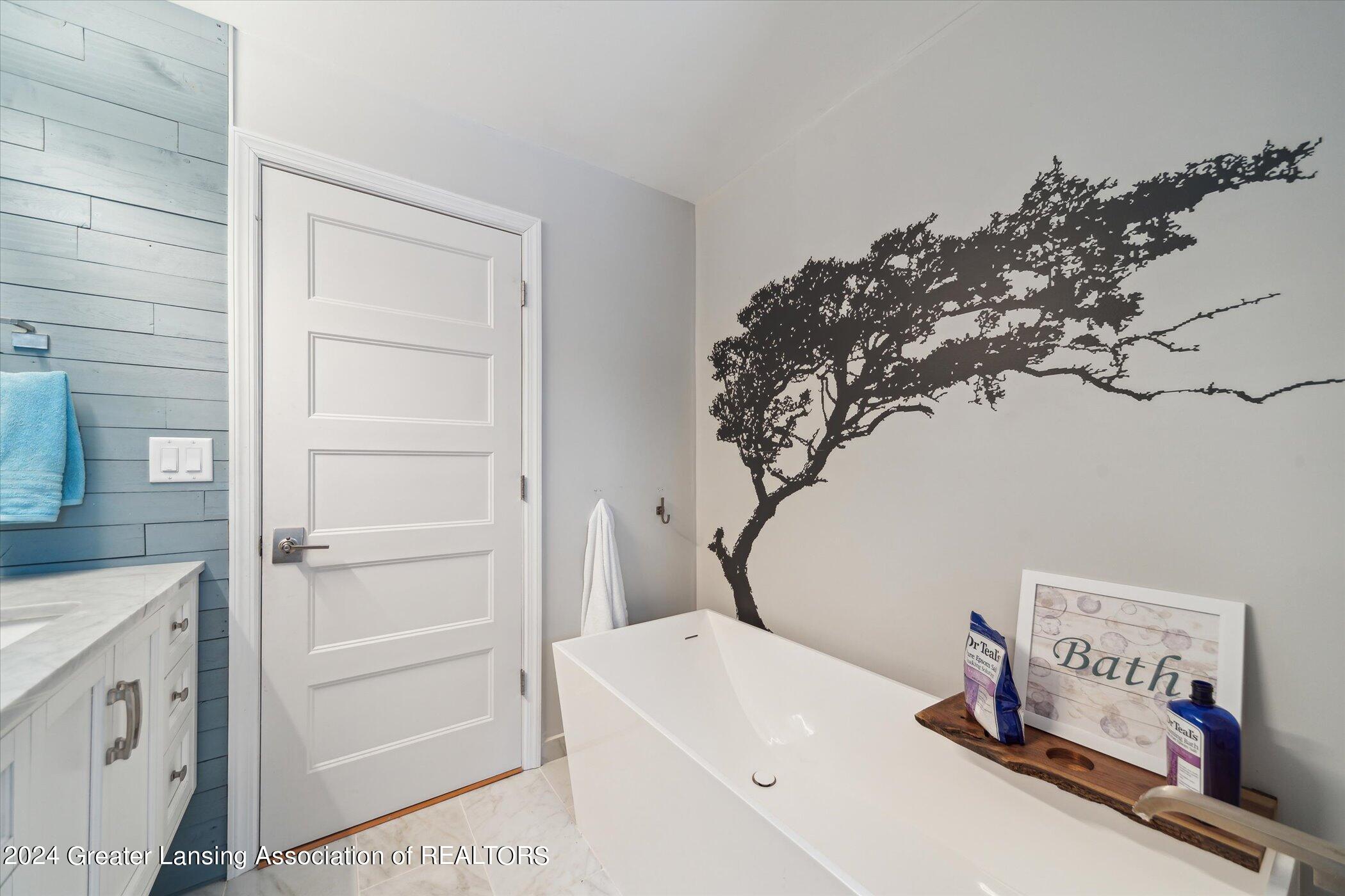 3910 Barton Road Lansing, MI 48917 - Photo 23 of 42 24-3910-Barton-Rd-Lansing-MI-48917-Windo
