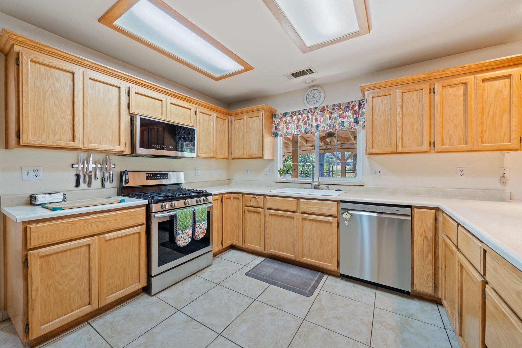 10971 Oak Run Road Oak Run, CA 96069 - Photo 19 of 49 tile floors