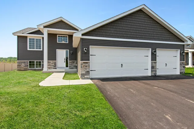 $379,900 | 1001 Misty Meadow Boulevard, Buffalo, MN 55313