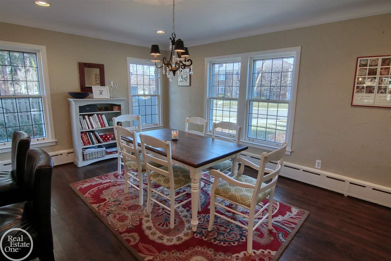 1033 Bishop Road Grosse Pointe, MI 48230 - Photo 7 of 37 31313611-6.JPG