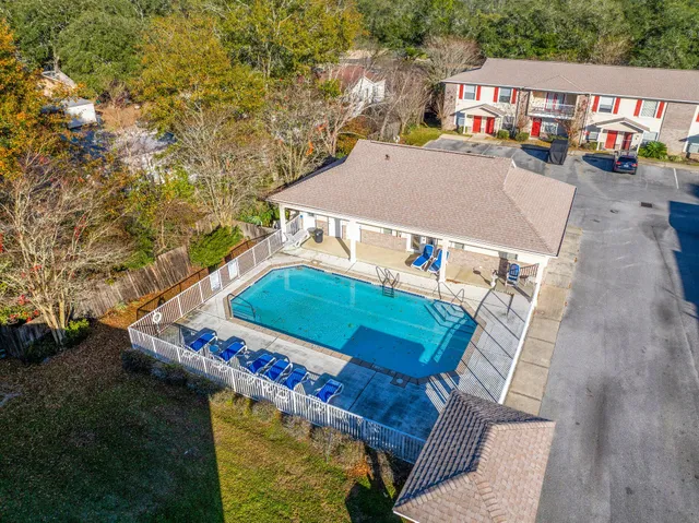 a view of an outdoor space