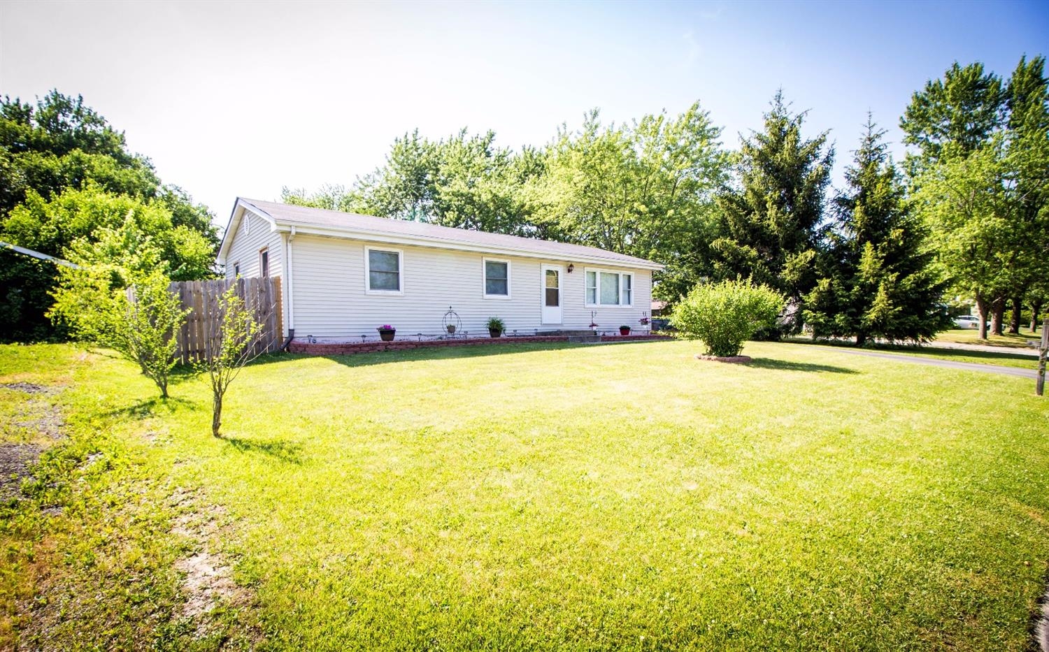 766 Acadia Road Valparaiso, IN 46385 - Photo 1 of 10 1500x933