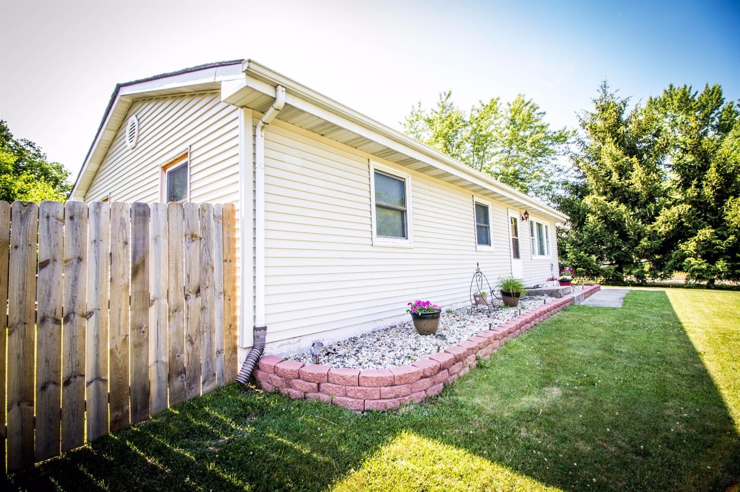766 Acadia Road Valparaiso, IN 46385 - Photo 3 of 10 1500x999