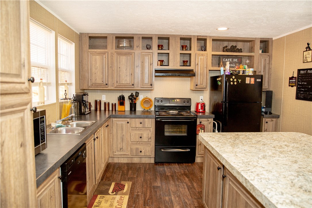 454 East Westbrook Road Seneca, SC 29678 - Photo 5 of 15 Modern color scheme with beautiful cabinets.