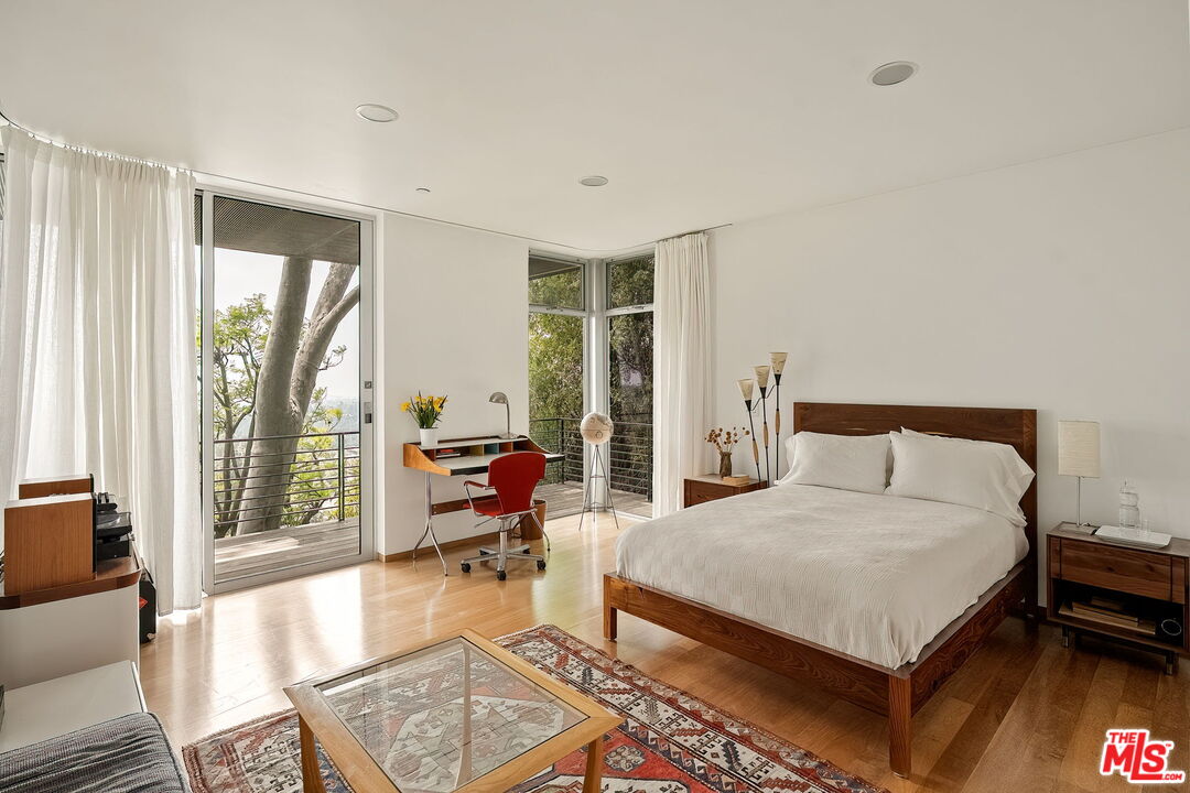 901 Kenter Way Los Angeles, CA 90049 - Photo 20 of 31