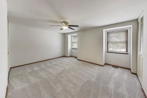 $274,900 | 816 Mansfield Court, Schaumburg, IL 60169