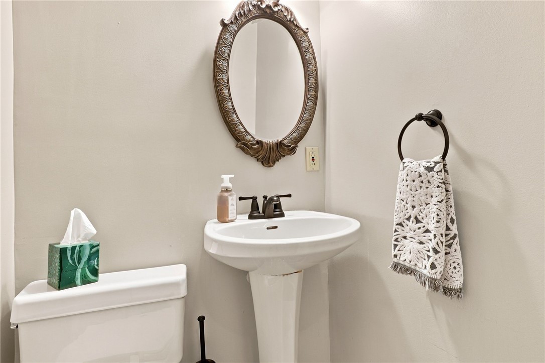 695 Embury Road Penfield, NY 14625 - Photo 30 of 39 Main Level Powder Room