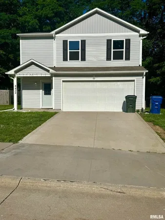$2,100 | 4432 North Michigan Avenue, Davenport, IA 52806