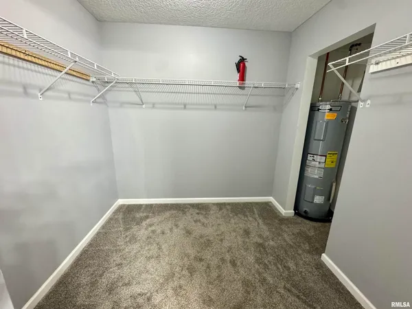 $2,100 | 4432 North Michigan Avenue, Davenport, IA 52806