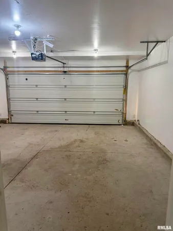 $2,100 | 4432 North Michigan Avenue, Davenport, IA 52806