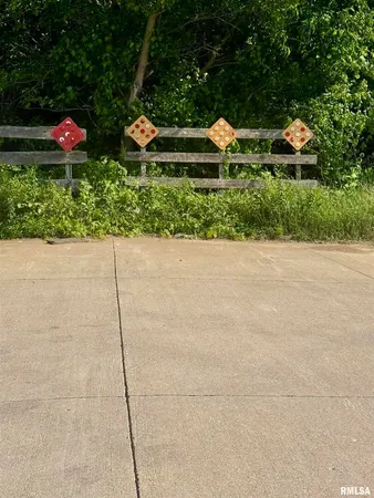 $2,100 | 4432 North Michigan Avenue, Davenport, IA 52806