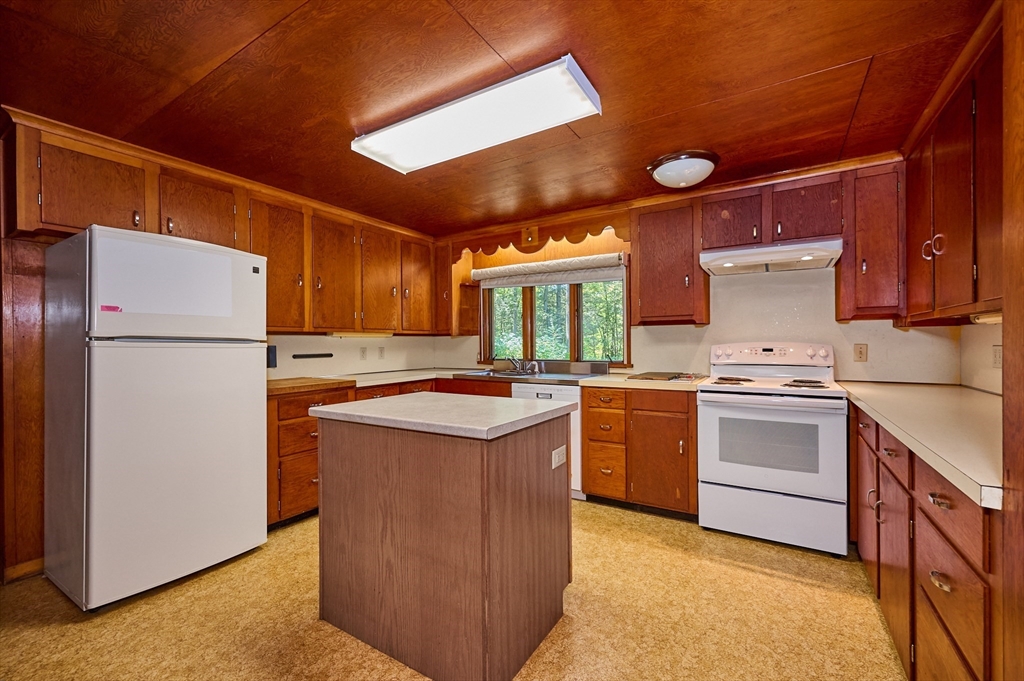 134 Montague Road Sunderland, MA 01375 - Photo 9 of 42 Gallery Image 9
