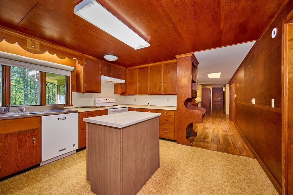 134 Montague Road Sunderland, MA 01375 - Photo 10 of 42 Gallery Image 10
