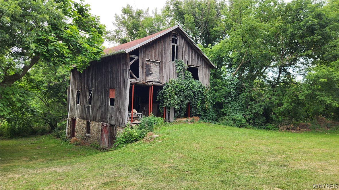 5177 Lower Mountain Road Cambria, NY 14094 - Photo 4 of 17