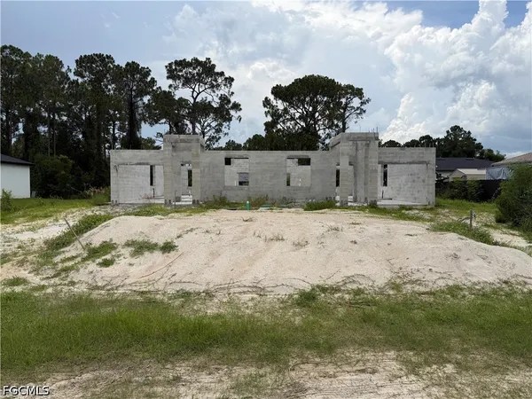 $245,000 | 2412-2414 Lantana Avenue South, Lehigh Acres, FL 33973