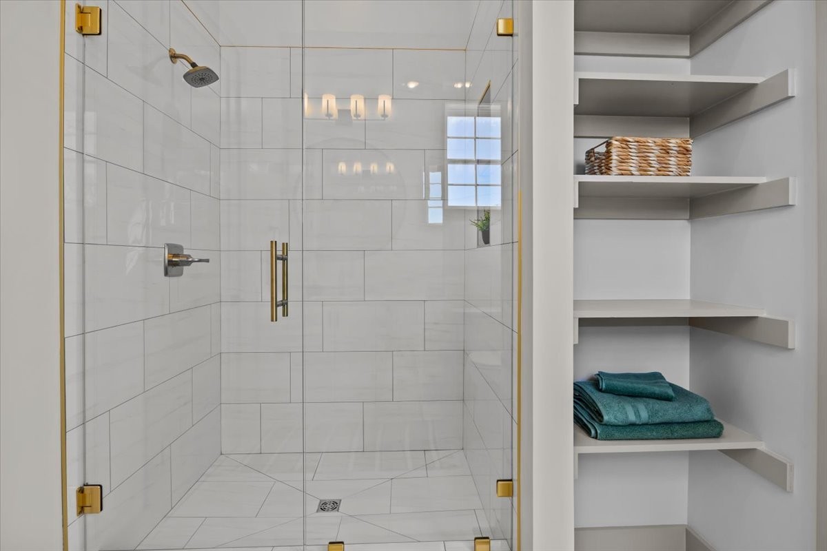 795 Jason Chapel Road Dickson, TN 37055 - Photo 26 of 35 a bathroom with a shower