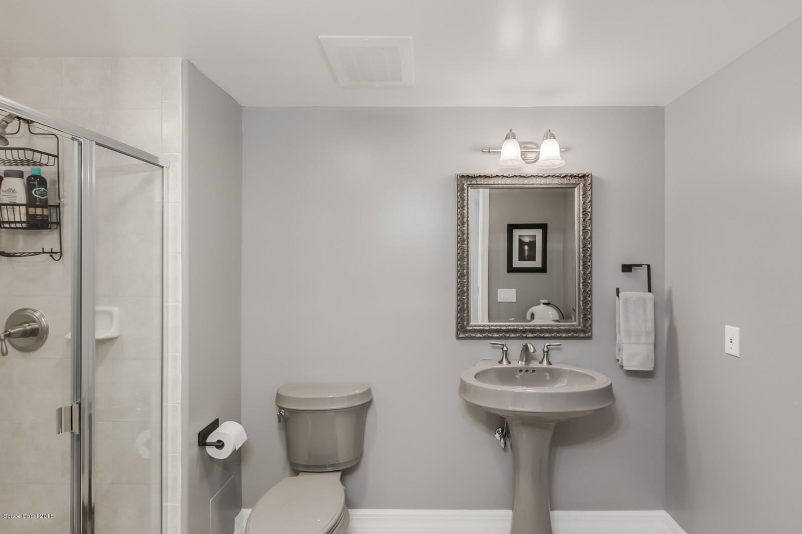 1323 Florida A1A, Unit 302 Satellite Beach, FL 32937 - Photo 6 of 38 05-Hallway Bath