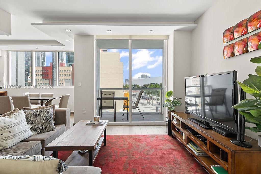 244 Biscayne Boulevard, Unit 402 Miami, FL 33132 - Photo 2 of 2