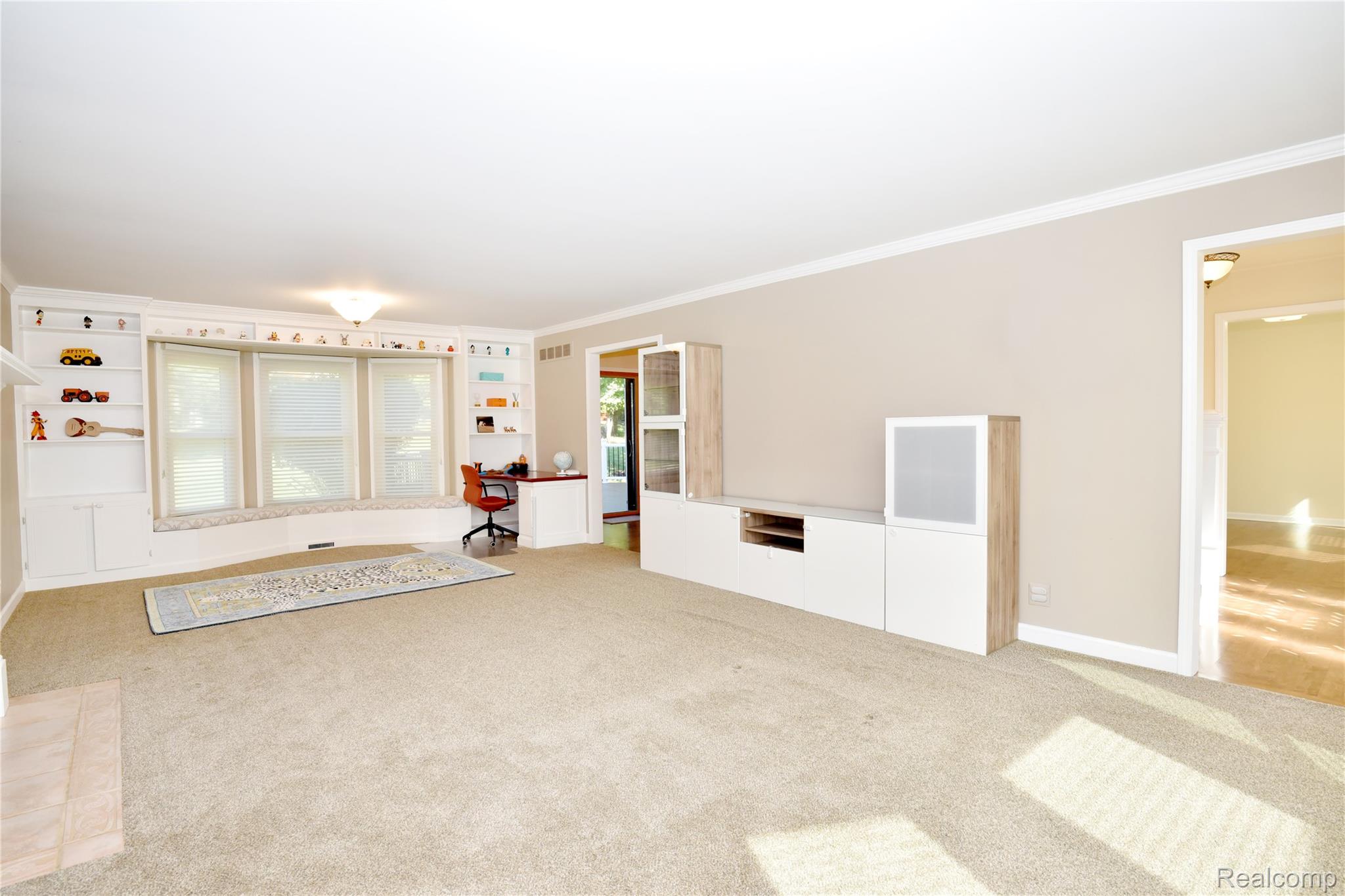 1325 Royal Crescent Street Rochester, MI 48306 - Photo 6 of 43 1325 Royal Crescent_05.jpg