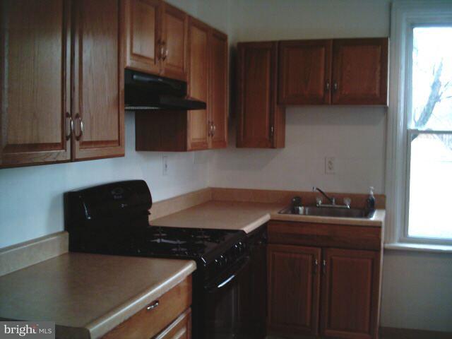 1208 Edgemont Road Harrisburg, PA 17109 - Photo 3 of 12 Gallery Image 3