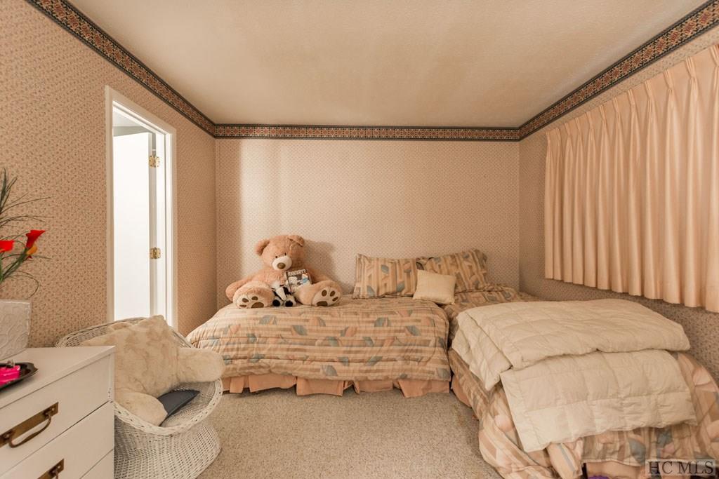 435 Overlook Road, Unit 1B Sapphire, NC 28774 - Photo 28 of 42 Gallery Image 28