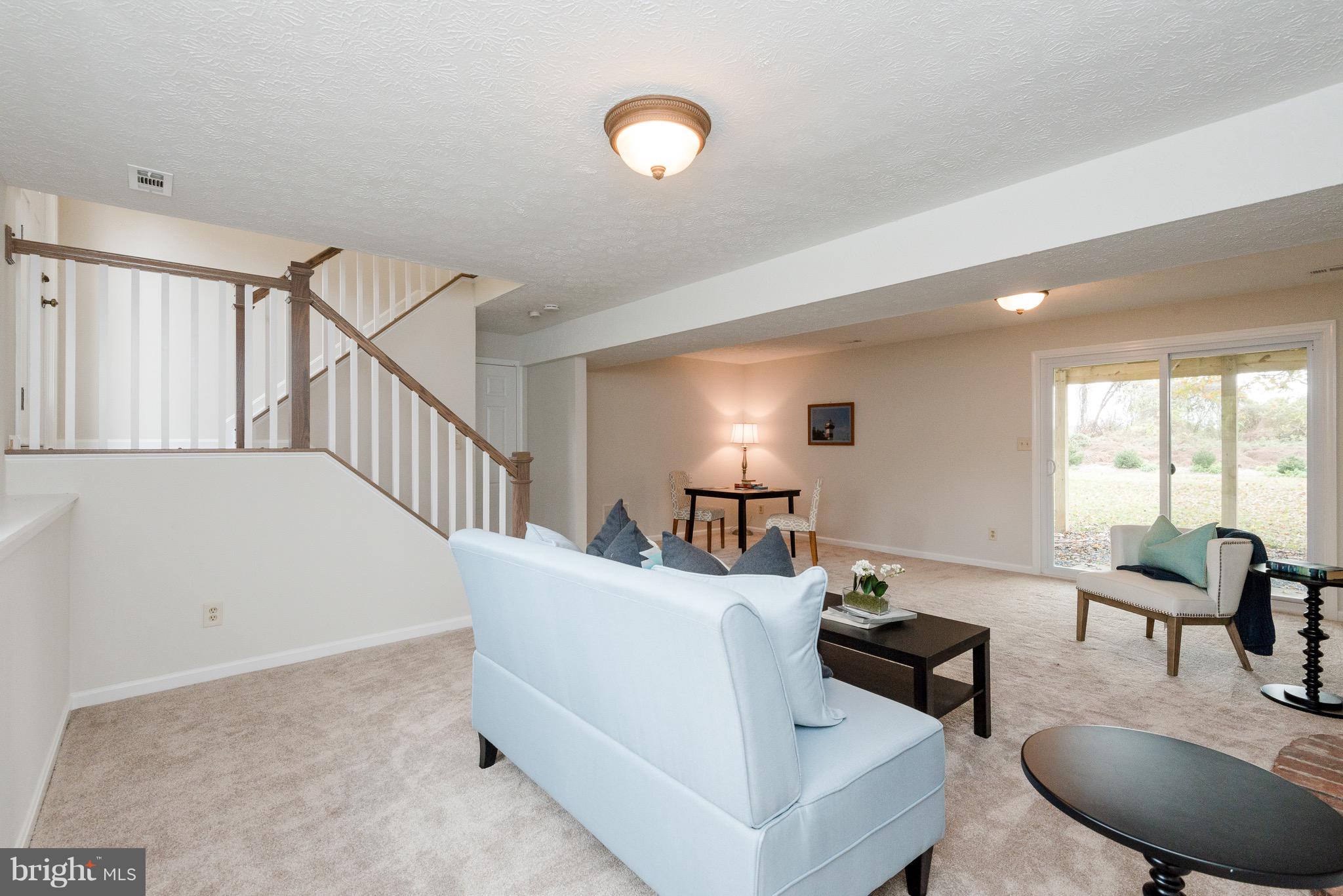627 Truxton Road Annapolis, MD 21409 - Photo 25 of 48 a living room with furniture