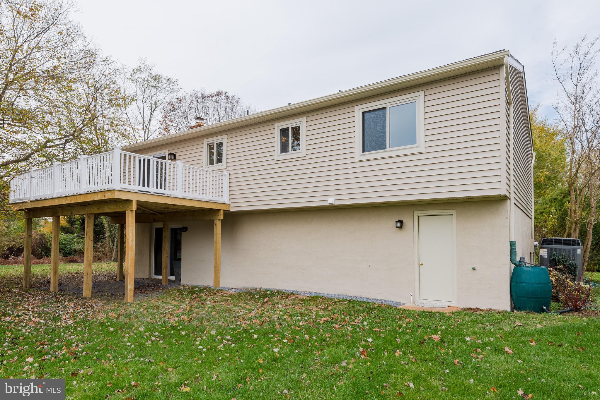 627 Truxton Road Annapolis, MD 21409 - Photo 28 of 48 a view of a house with pool