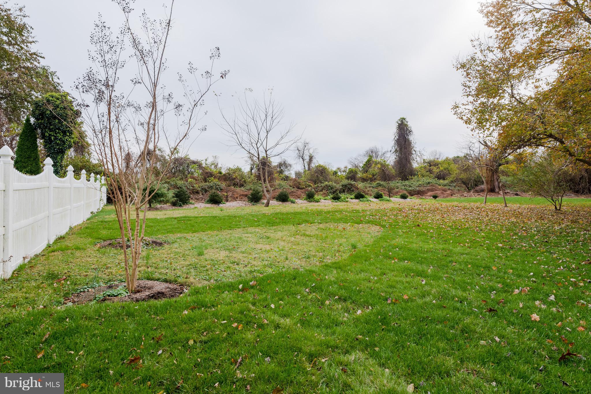 627 Truxton Road Annapolis, MD 21409 - Photo 10 of 48 a view of a city