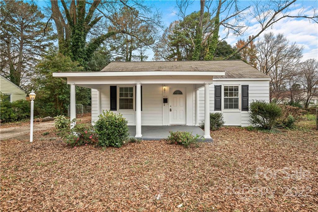 front view of house with a yard