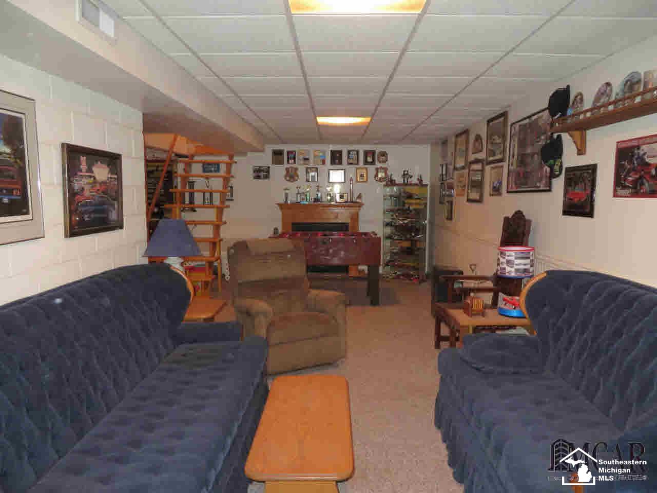 13382 Stowell Road Dundee, MI 48131 - Photo 18 of 32 21358911-17.JPG