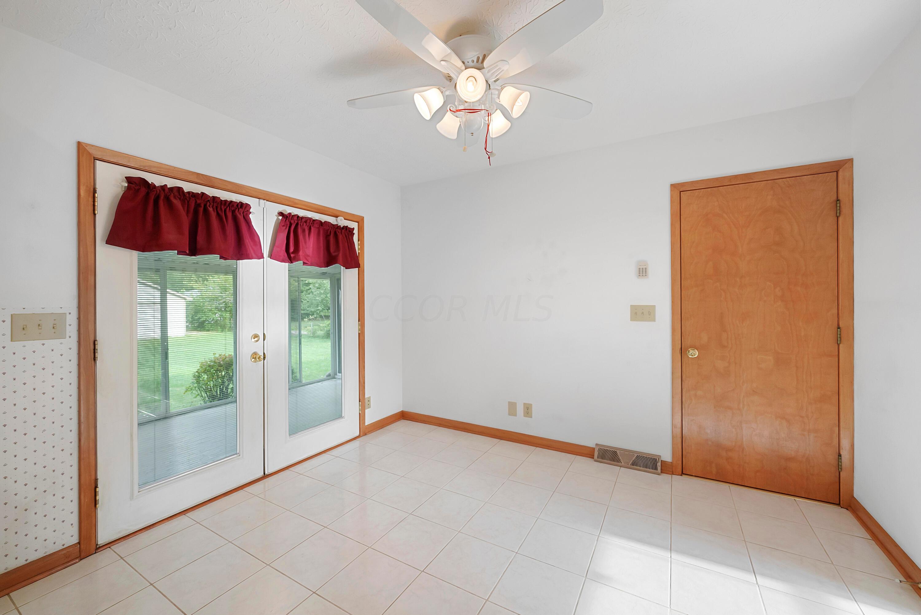 5500 Ebright Road Groveport, OH 43125 - Photo 12 of 55 Eating Space