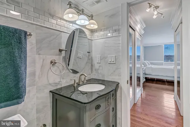 $3,199 | 5101 River Road, Unit 713, Bethesda, MD 20816