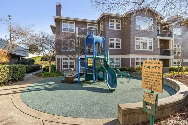 $978,000 | 415 Callippe Court, Brisbane, CA 94005