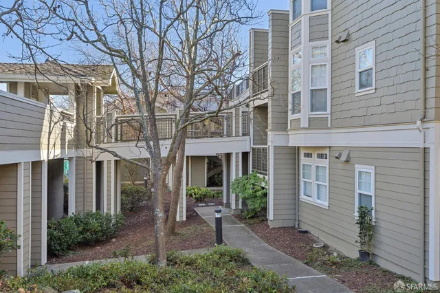 $978,000 | 415 Callippe Court, Brisbane, CA 94005