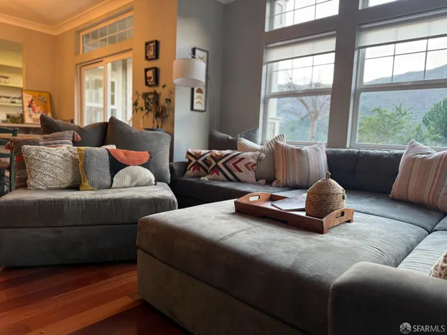 $978,000 | 415 Callippe Court, Brisbane, CA 94005