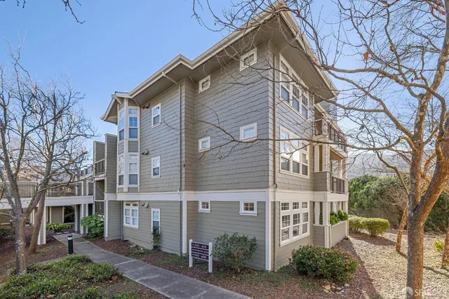 $978,000 | 415 Callippe Court, Brisbane, CA 94005