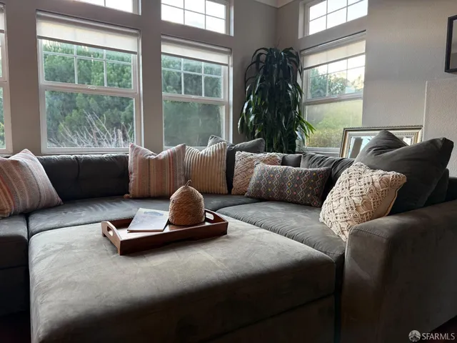 $978,000 | 415 Callippe Court, Brisbane, CA 94005