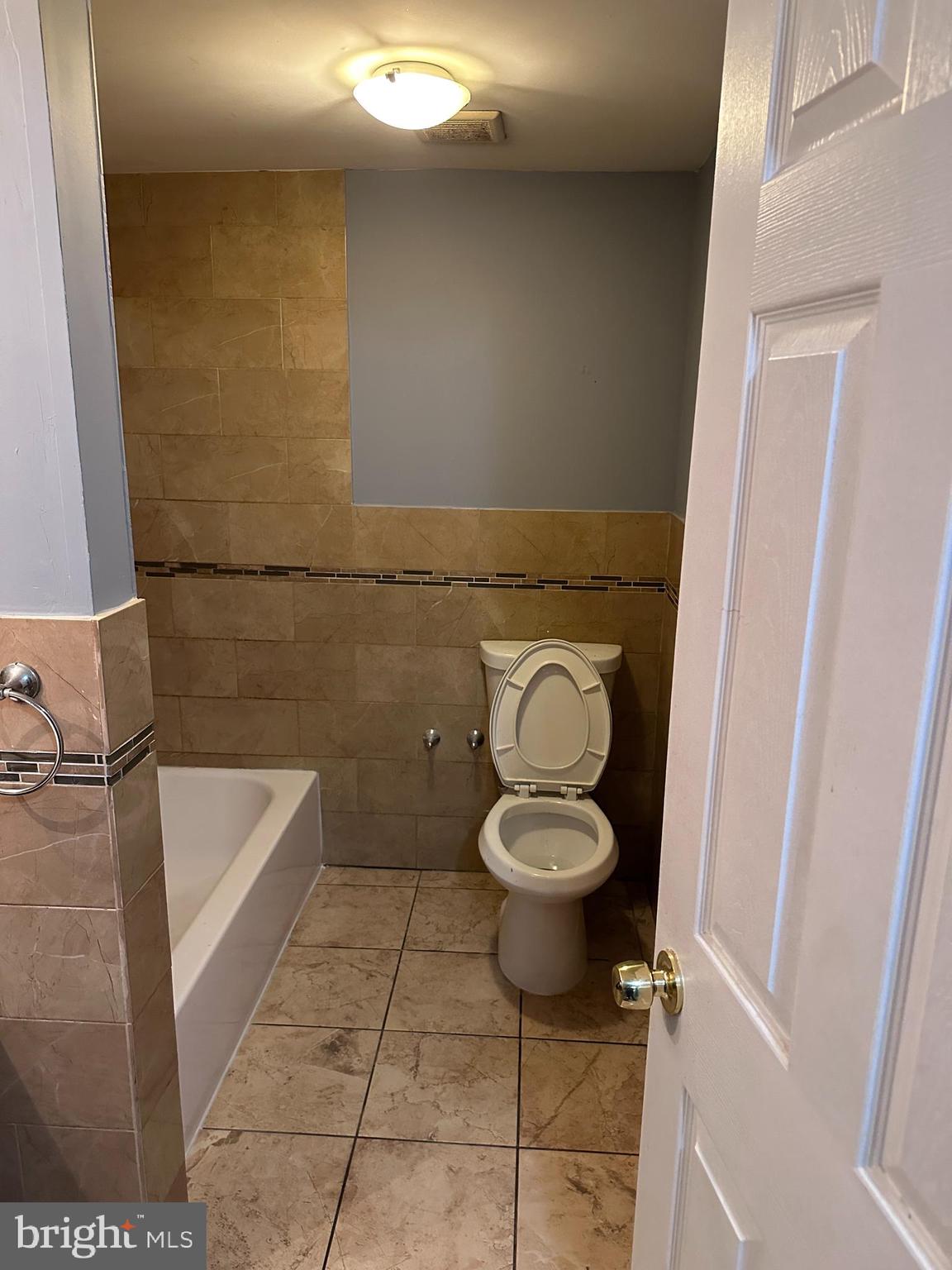 7000 Forrest Avenue Philadelphia, PA 19138 - Photo 12 of 14