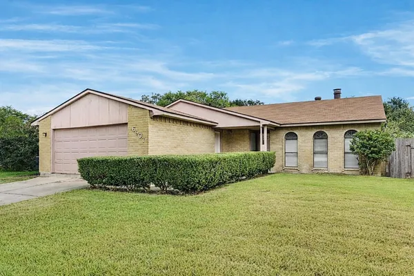 $1,700 | 6907 Tara Drive, Richmond, TX 77469