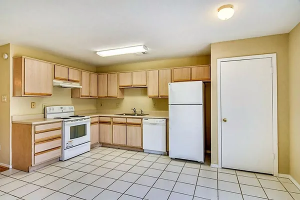 $1,700 | 6907 Tara Drive, Richmond, TX 77469