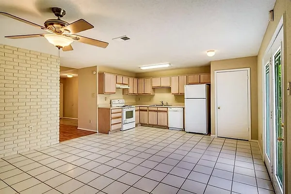 $1,700 | 6907 Tara Drive, Richmond, TX 77469